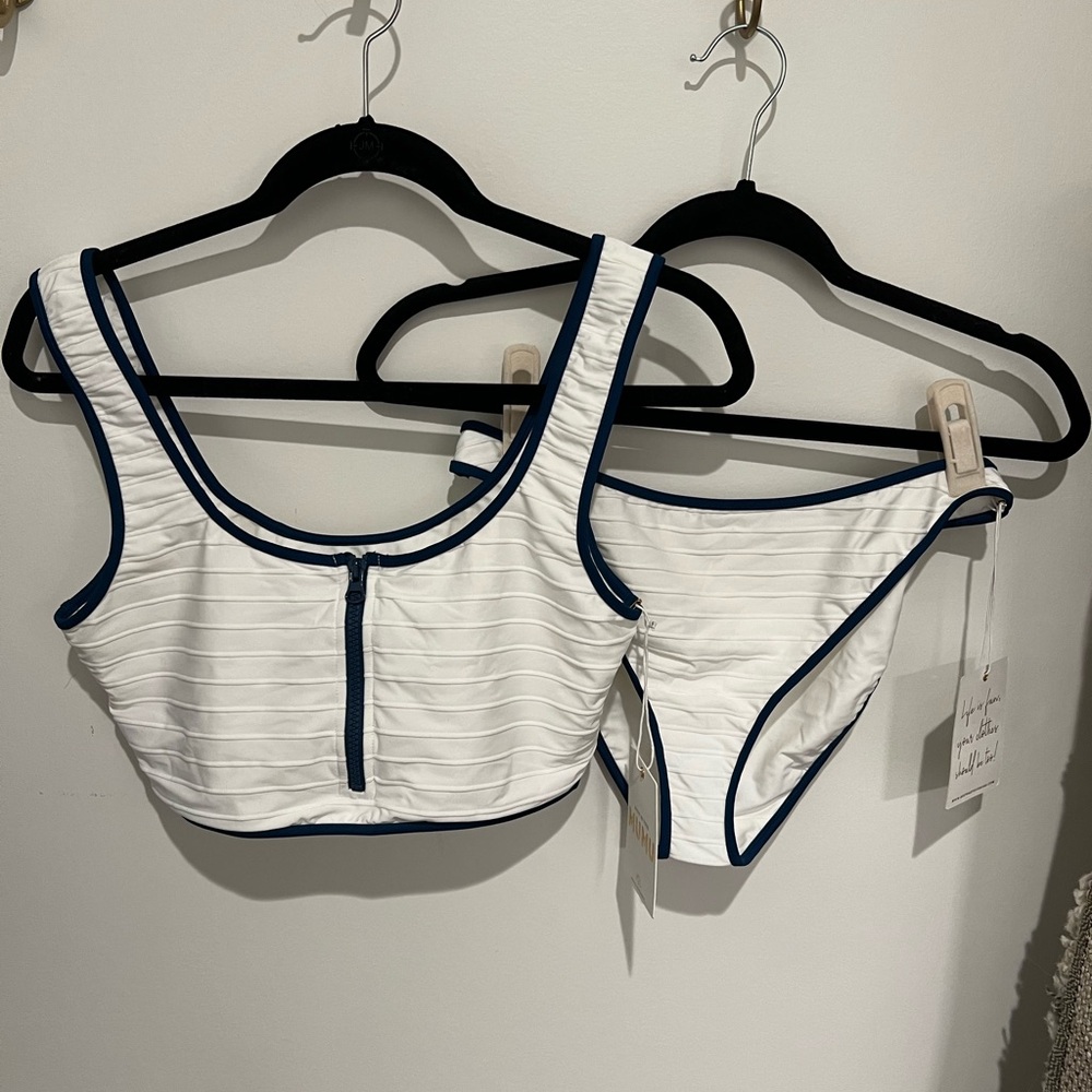 NWT Show me your mumu white bikini w/ Zip Top